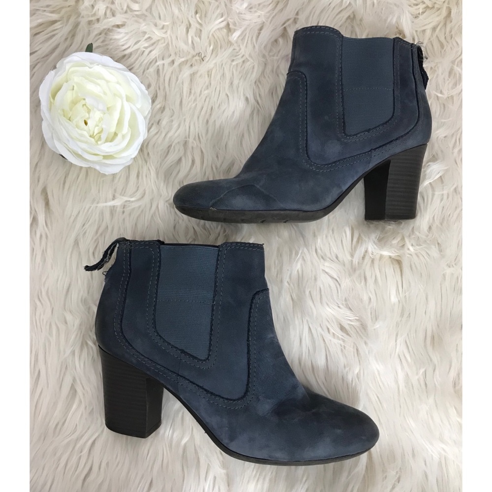 CLARKS GRAY BLUE BOOTS SIZE 8.5